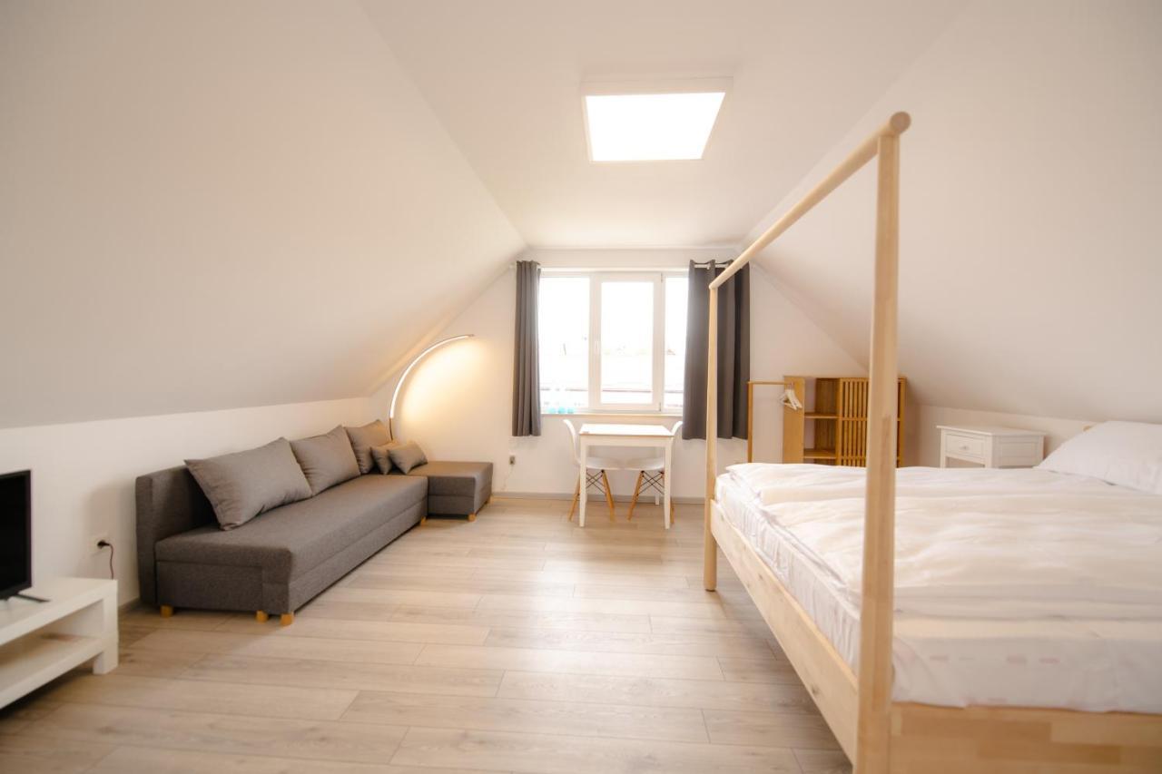 Pixel Guesthouse Tirgu Secuiesc Exterior photo