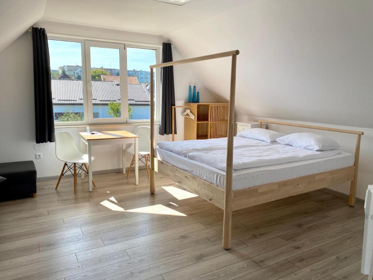 Pixel Guesthouse Tirgu Secuiesc Exterior photo