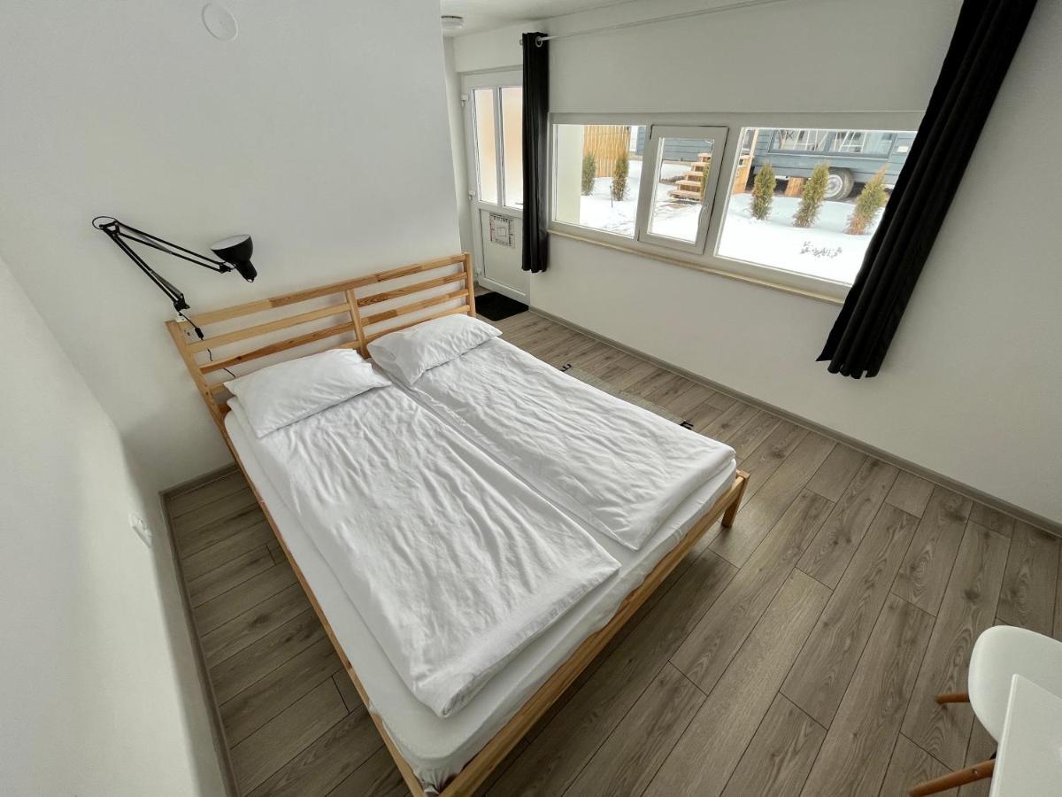 Pixel Guesthouse Tirgu Secuiesc Exterior photo